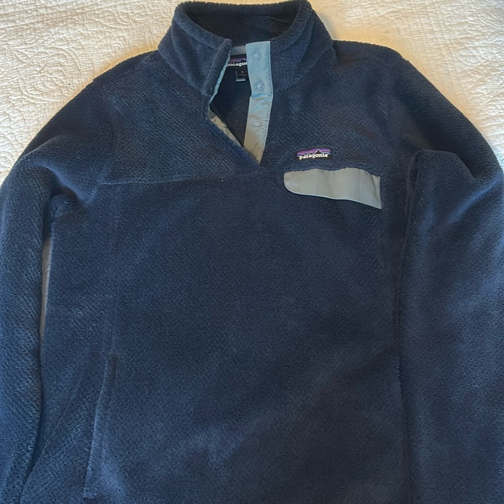 Navy blue extra large Patagonia, pull over